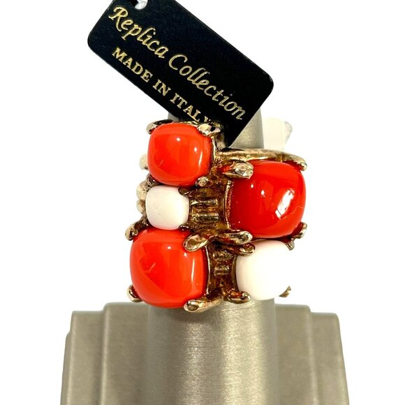 Stunning Coral and White Stone Gold Cocktail Ring / Size 7 - Picture 1 of 3